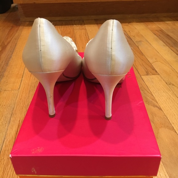 Kate Spade Kelli’s ivory/satin size 7.5 high heels - Picture 4 of 8